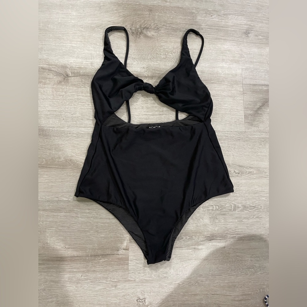 Large acacia one piece